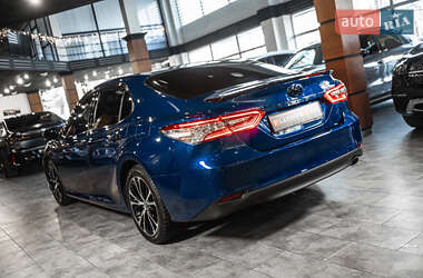 Седан Toyota Camry 2019 в 