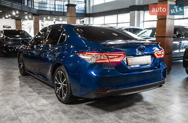 Седан Toyota Camry 2019 в 