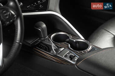 Седан Toyota Camry 2019 в 