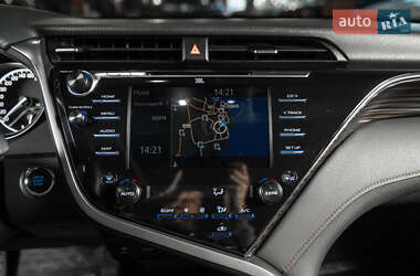 Седан Toyota Camry 2019 в 