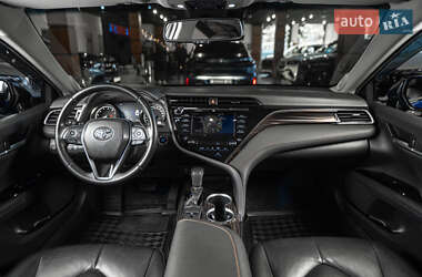 Седан Toyota Camry 2019 в 
