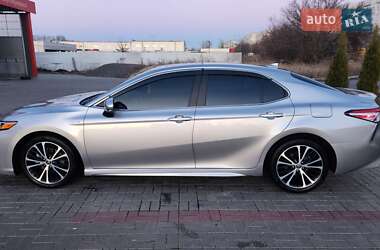 Седан Toyota Camry 2020 в Черкассах