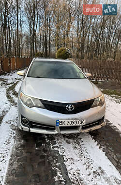 Toyota Camry 2014