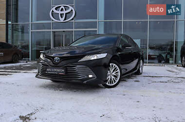 Седан Toyota Camry 2020 в Рівному