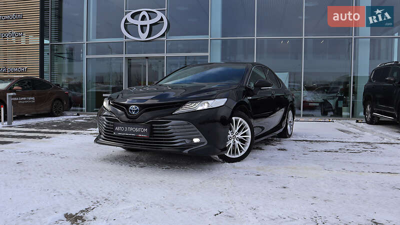 Седан Toyota Camry 2020 в Рівному