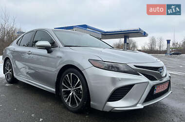 Седан Toyota Camry 2020 в Рівному