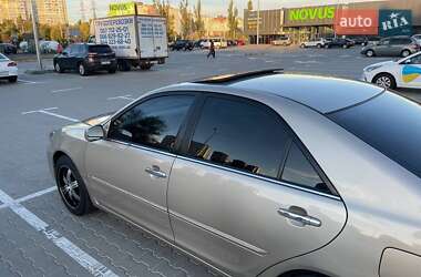 Седан Toyota Camry 2005 в Києві