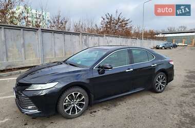 Седан Toyota Camry 2018 в Харькове