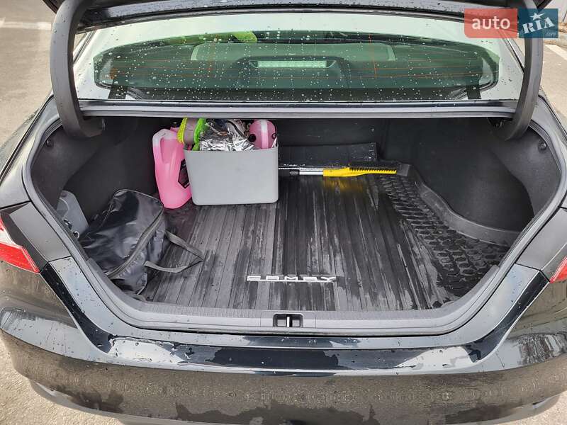 Седан Toyota Camry 2018 в Харькове