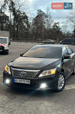 Седан Toyota Camry 2013 в Києві