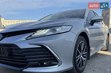 Седан Toyota Camry 2023 в Запоріжжі