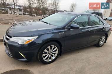 Седан Toyota Camry 2016 в Киеве