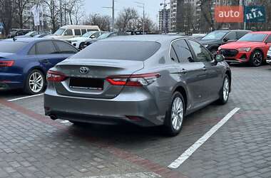 Седан Toyota Camry 2023 в Києві