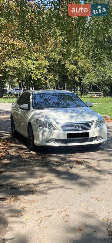 Седан Toyota Camry 2012 в Дніпрі