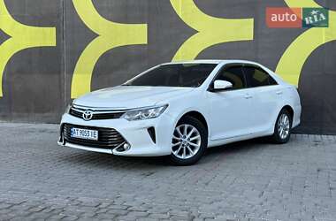 Седан Toyota Camry 2016 в Івано-Франківську