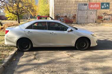 Седан Toyota Camry 2014 в 
