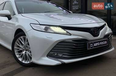 Седан Toyota Camry 2018 в Києві