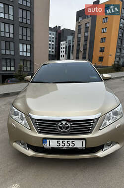 Toyota Camry 2012