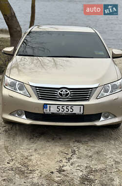 Седан Toyota Camry 2012 в Рівному