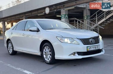 Седан Toyota Camry 2013 в Києві