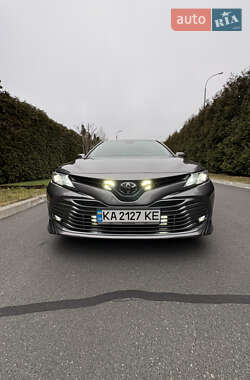 Седан Toyota Camry 2019 в 