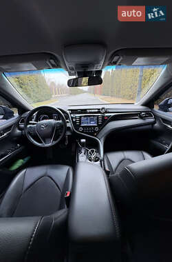 Седан Toyota Camry 2019 в 