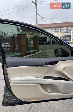 Седан Toyota Camry 2021 в 