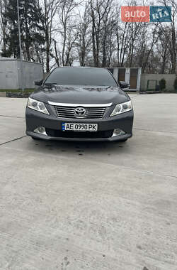 Седан Toyota Camry 2012 в Дніпрі