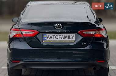 Седан Toyota Camry 2018 в Дніпрі