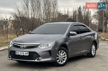 Седан Toyota Camry 2016 в Дніпрі