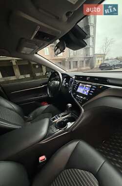 Седан Toyota Camry 2019 в 