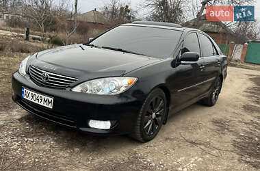 Седан Toyota Camry 2004 в Чугуеве