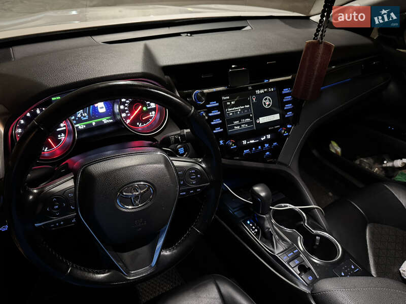 Седан Toyota Camry 2018 в Харкові