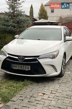 Седан Toyota Camry 2015 в Житомирі