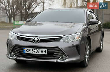 Седан Toyota Camry 2015 в Дніпрі