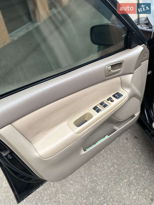 Седан Toyota Camry 2002 в Смілі