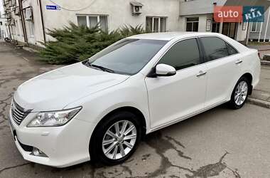 Седан Toyota Camry 2012 в Києві