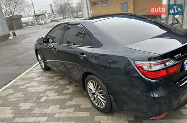 Седан Toyota Camry 2017 в Киеве