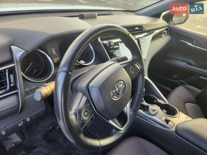 Седан Toyota Camry 2020 в Тернополі