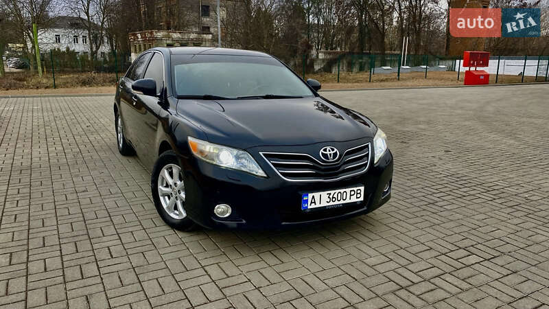 Седан Toyota Camry 2011 в Житомирі