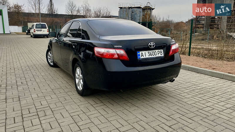 Седан Toyota Camry 2011 в Житомирі