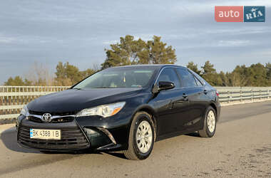 Седан Toyota Camry 2015 в 