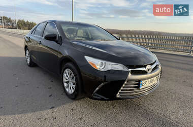 Седан Toyota Camry 2015 в 