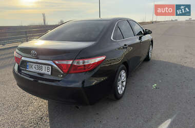 Седан Toyota Camry 2015 в 