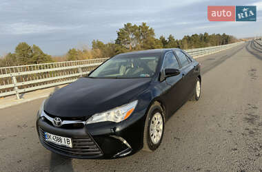 Седан Toyota Camry 2015 в 