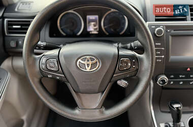 Седан Toyota Camry 2015 в 