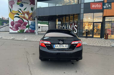 Седан Toyota Camry 2012 в Києві