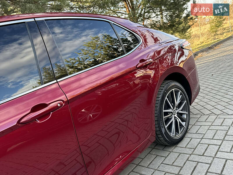Седан Toyota Camry 2021 в Дрогобыче