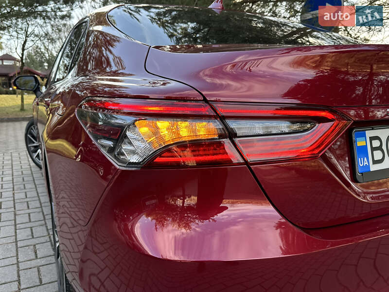 Седан Toyota Camry 2021 в Дрогобыче