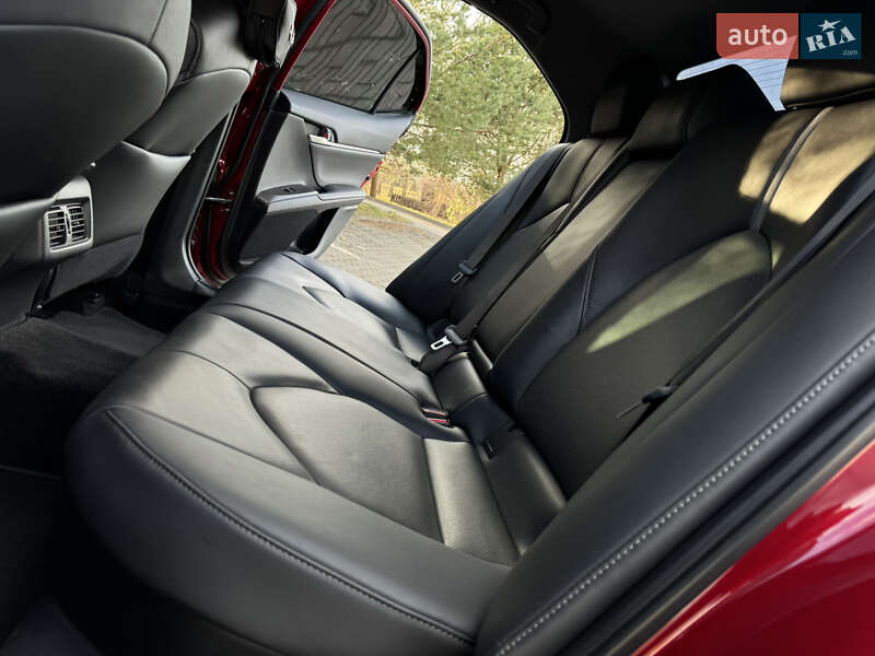 Седан Toyota Camry 2021 в Дрогобыче